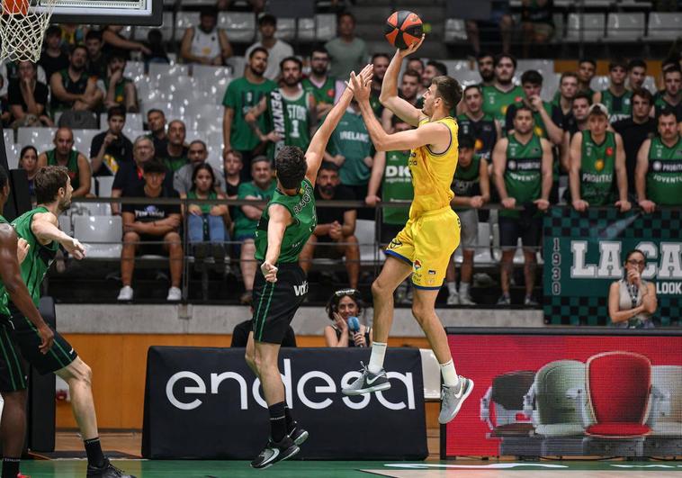 Un Gran Canaria con muchas grietas y endeble lejos del Arena (89-75)