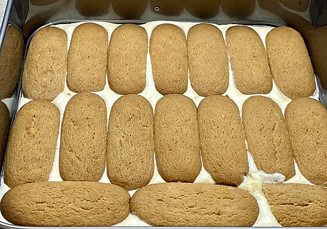 Cubrimos con los bizcochos