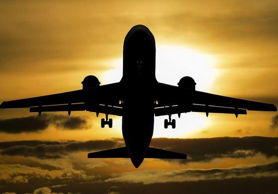 Susto de altos vuelos: un avión con destino Gran Canaria aterriza de emergencia en Jerez