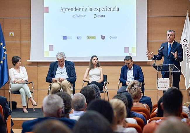 Vicepresidente del Gobierno de Canarias durante su intervención.