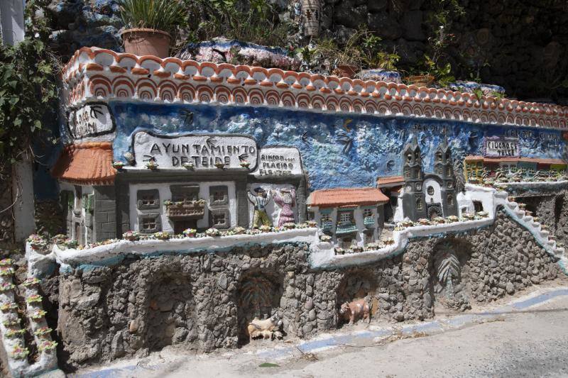 La calle de los mil colores en Valle Los Nueve