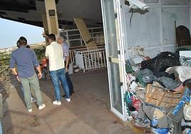 Visita de parte del gobierno local a las instalaciones del mirador de Campo Internacional.