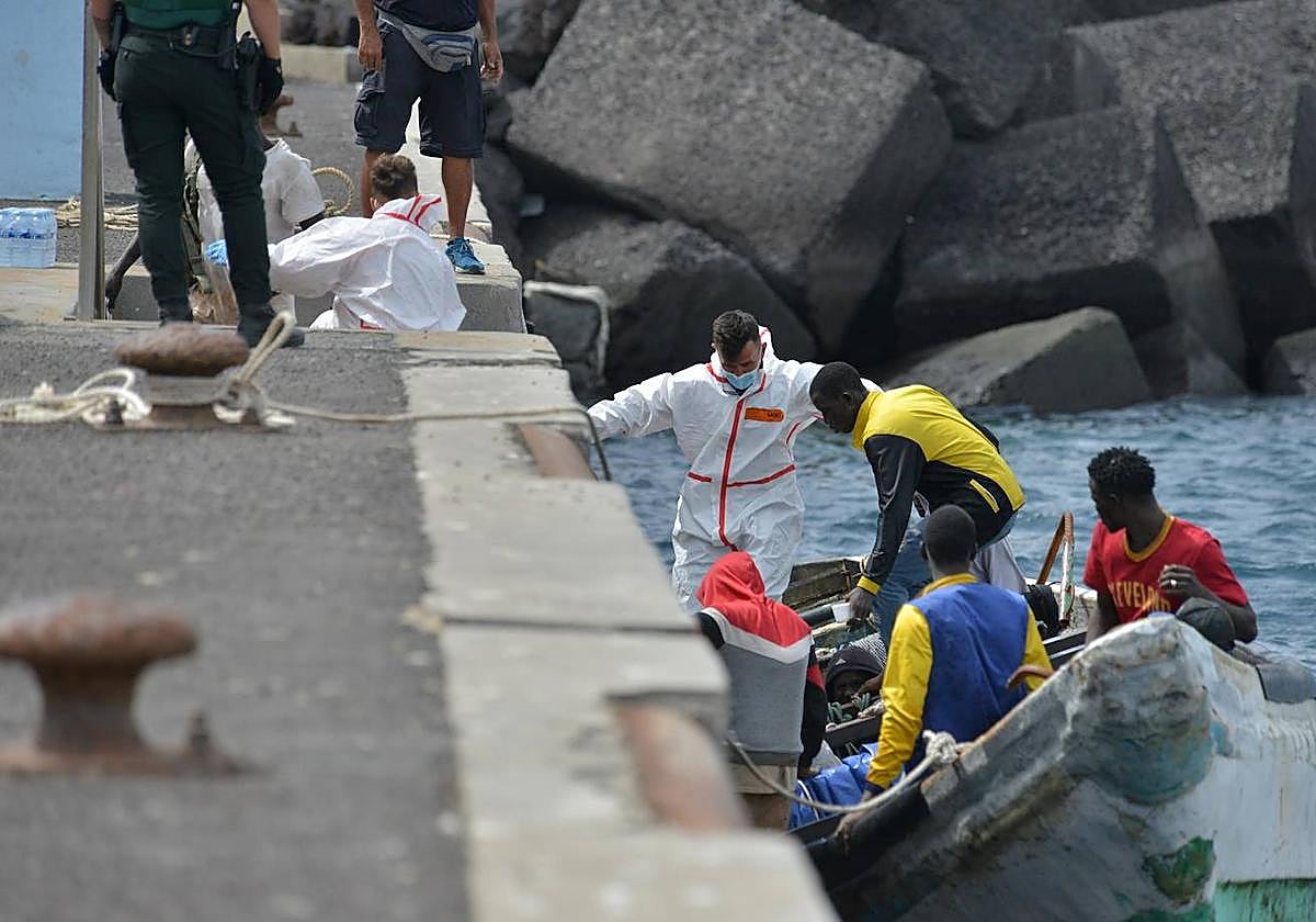 48 horas intensas en El Hierro con la llegada de pateras
