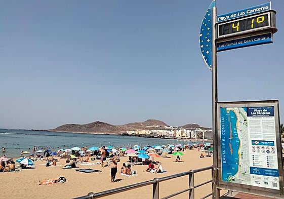 Las altas temperaturas no remiten en las islas.