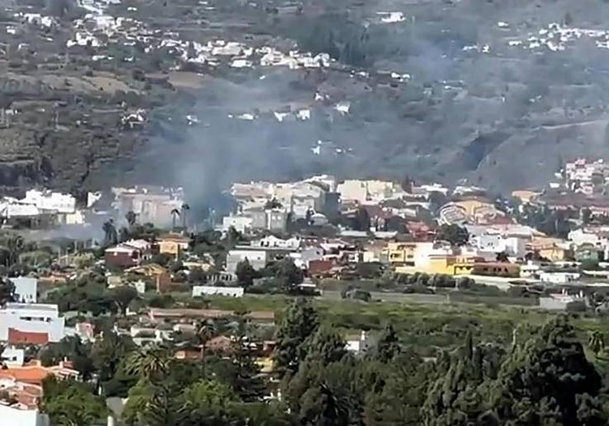 Vista del humo al que dio lugar el conato en Valsequillo.