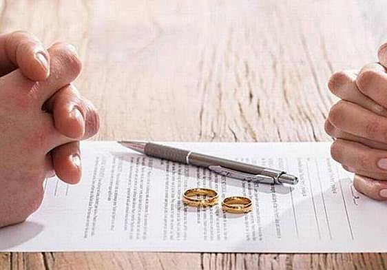 Imagen de una firma de divorcio.