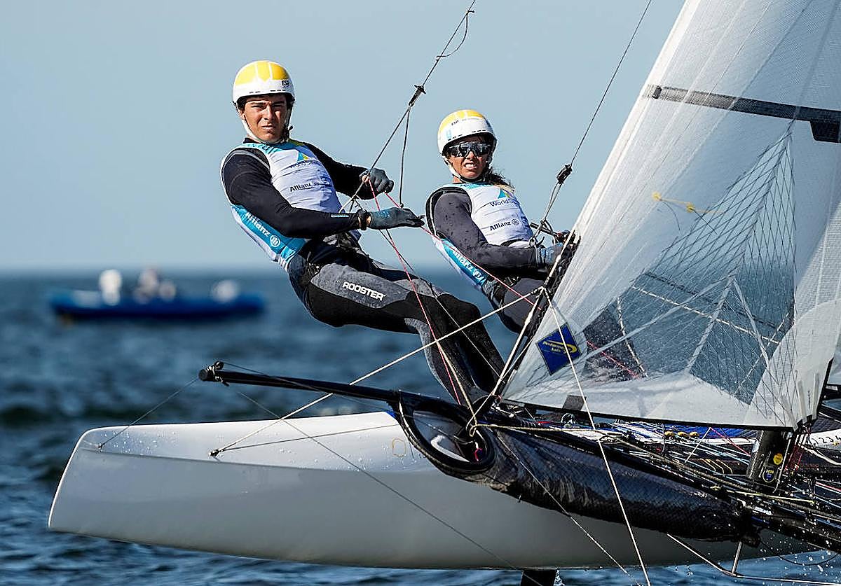 Los regatistas grancanarios Tara Pacheco y Andrés Barrio, en acción.