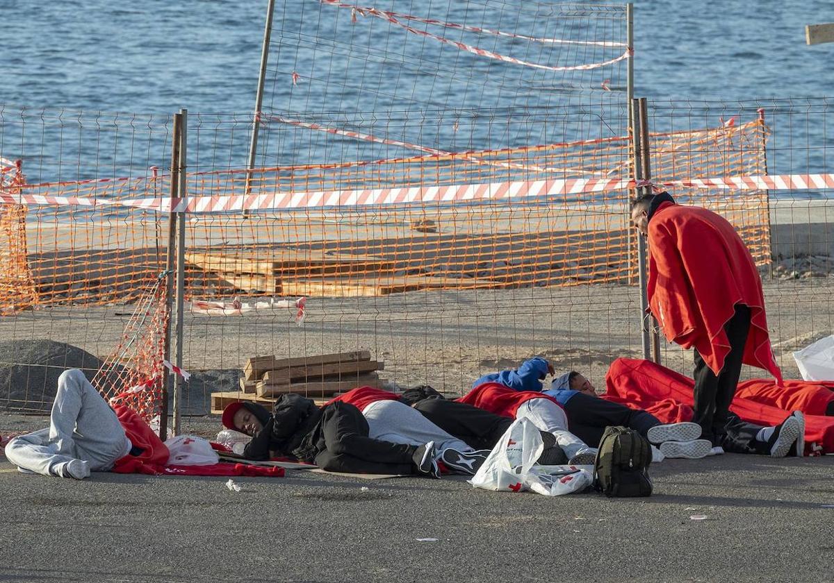 The Canary Islands are experiencing another intense day of rescues with more than 700 arrivals