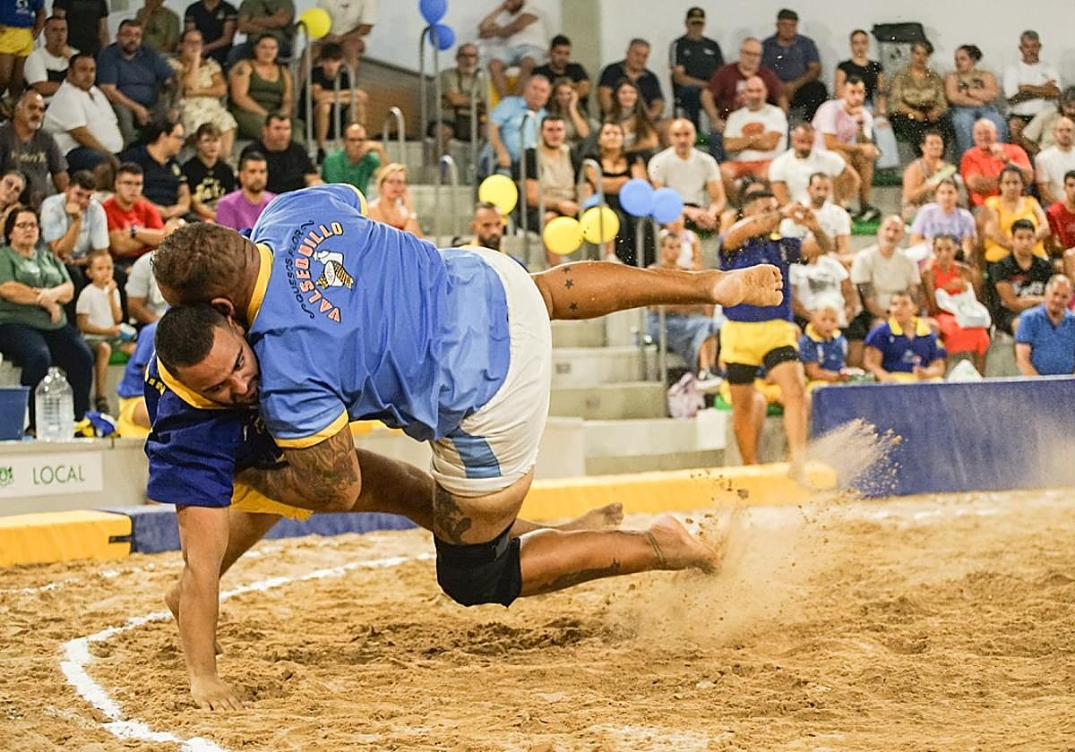 El público del Chiquero de Los Molinillos presenció grandes agarradas.