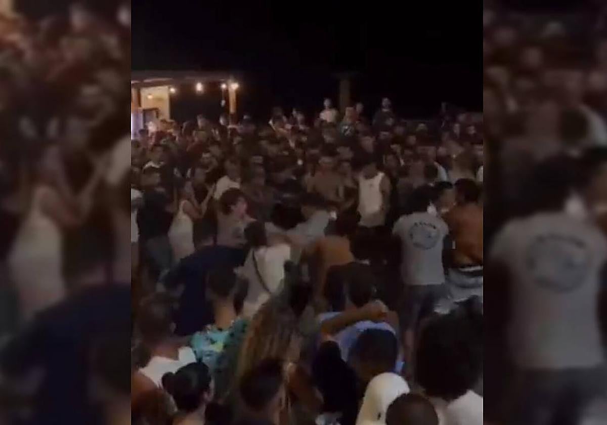 Las redes se avergüenzan de una pelea multitudinaria en un evento deportivo en Gáldar