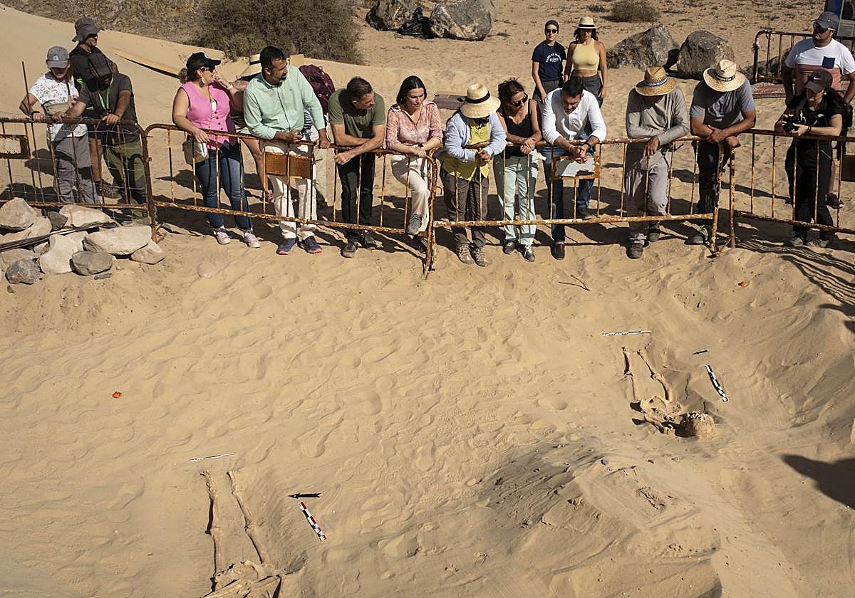 Visita al importante yacimiento sureño.