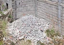 Imagen de archivo de un vertido de escombros en Pedro Hidalgo.