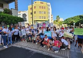 Concentración de la plataforma 'Y ahora, ¿qué hacemos?'