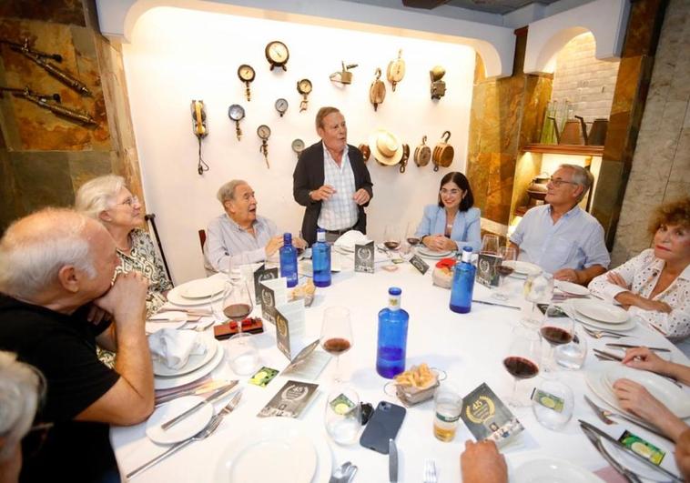 Aníbal Santana recordó sus inicios en la comida para celebrar el aniversario.