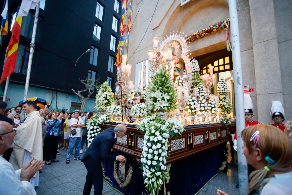 La procesión de La Naval, en imágenes