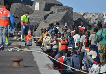 La llegada de migrantes a las islas superará en octubre la crisis de 2006