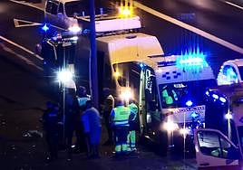 El personal del SUC en la salida de la autopista donde sucedió el accidente.