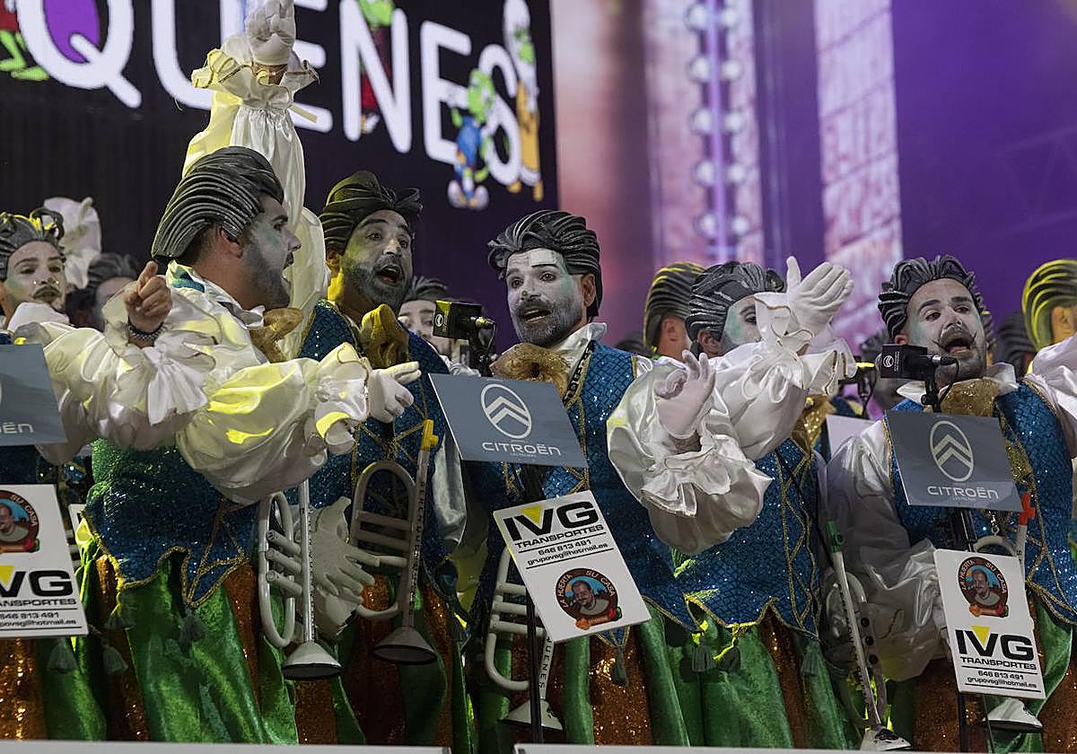 Imagen de Los Serenquenquenes sobre el escenario del Santa Catalina en 2023.