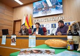 De izquierda a derecha, JesúsDíaz y Minerva Alonso durante la presentación de la feria