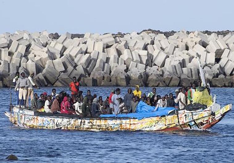 Imagen de archivo de la llegada de un cayuco a El Hierro.