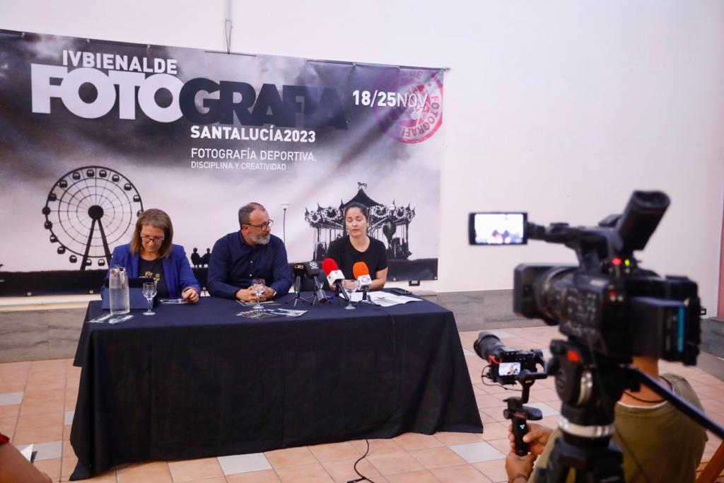 Imagen secundaria 1 - La IV Bienal de Fotografía de Santa Lucía de Tirajana reconoce a Laura Ortiz y a Arcadio Suárez