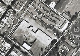 En el plano se ve a escala la dimensión real del edificio del mamotreto, en el casco de Santa Brígida.