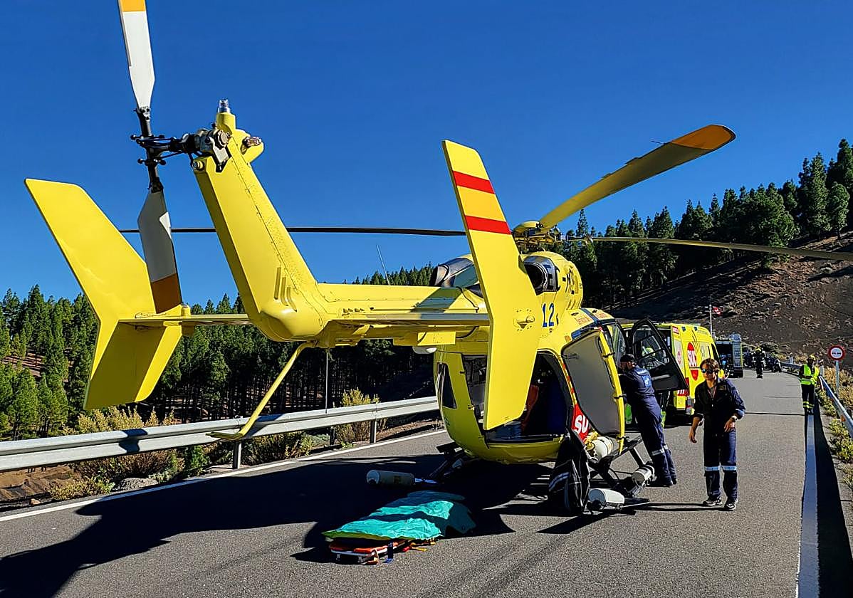 Imagen del helicóptero medicalizado desplazadado al accidente de Moya.