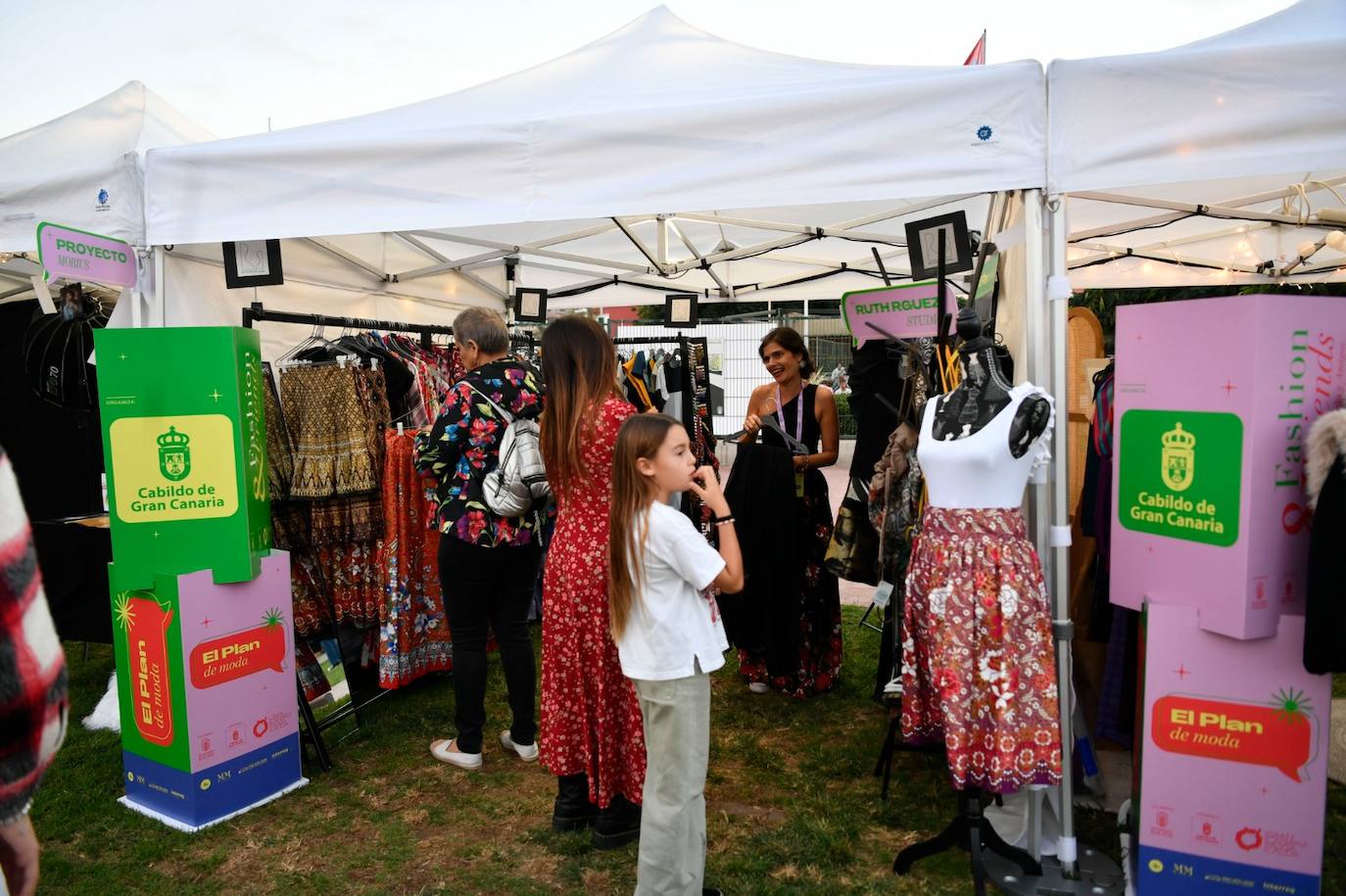 Comienzan los desfiles de Moda y amigos en la capital grancanaria