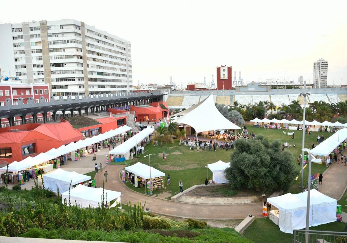 Comienzan los desfiles de Moda y amigos en la capital grancanaria