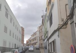 Imagen de la calle Fray Tomás de Berlanga, donde se produjo el incidente violento.