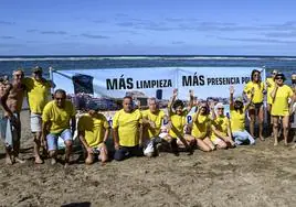 Un momento de la concentración de protesta celebrada este domingo en Las Canteras.