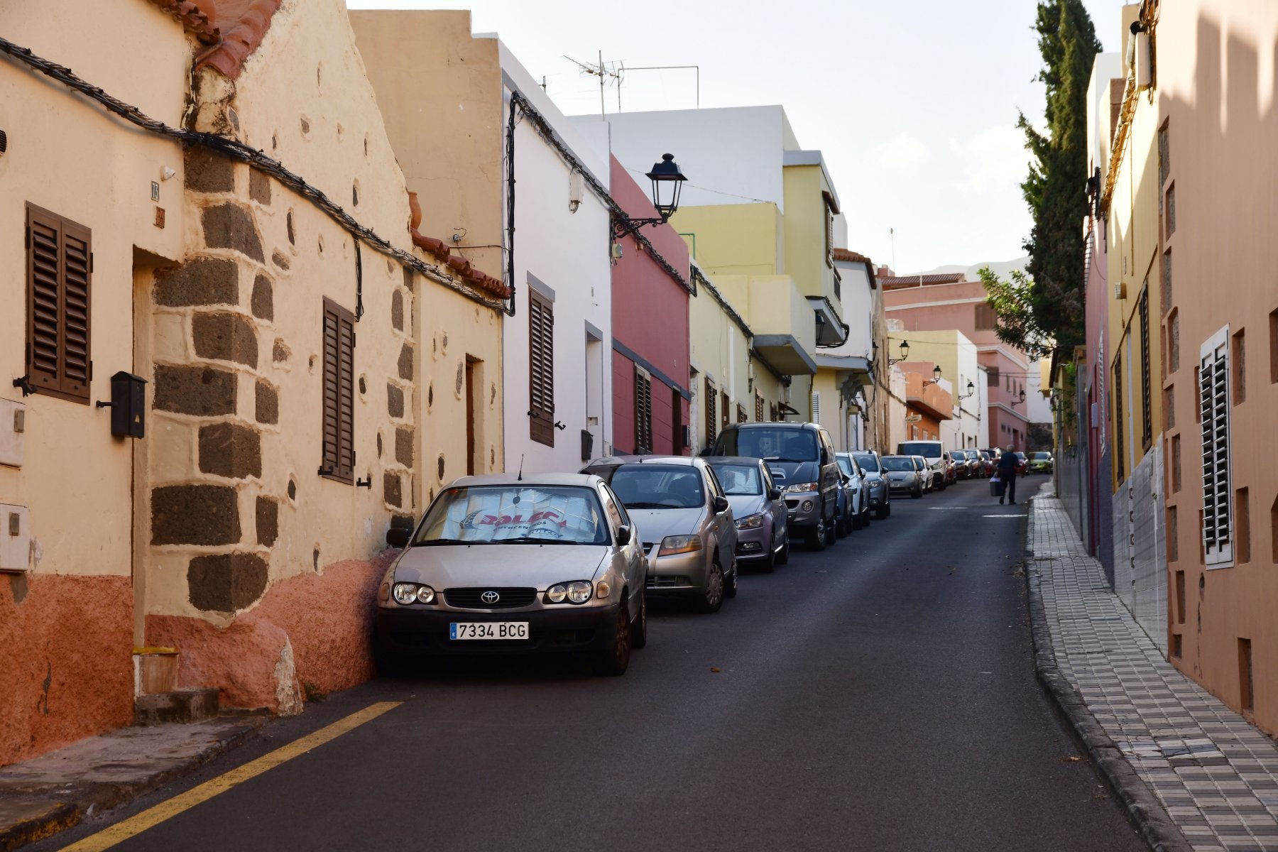 Vista de la calle La Orilla, en el casco de Agüimes.