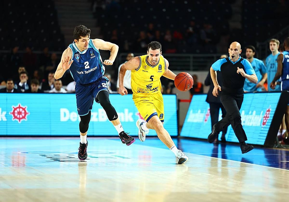 Paseo triunfal del campeón en Turquía (69-82)