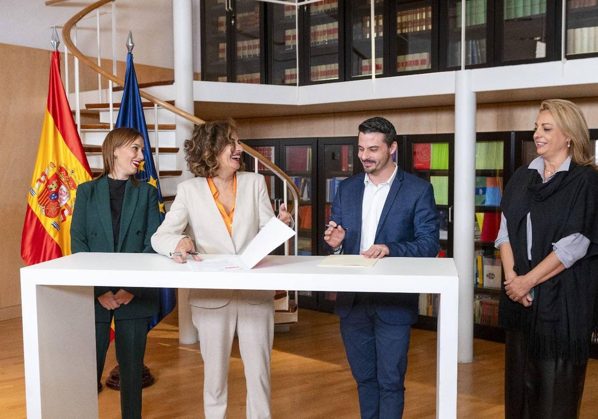 CC seals a legislative pact with the PSOE that excludes the amnesty law