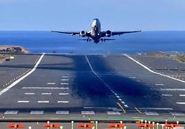 Imagen de un aterrizaje en el aeropuerto de Gran Canaria.