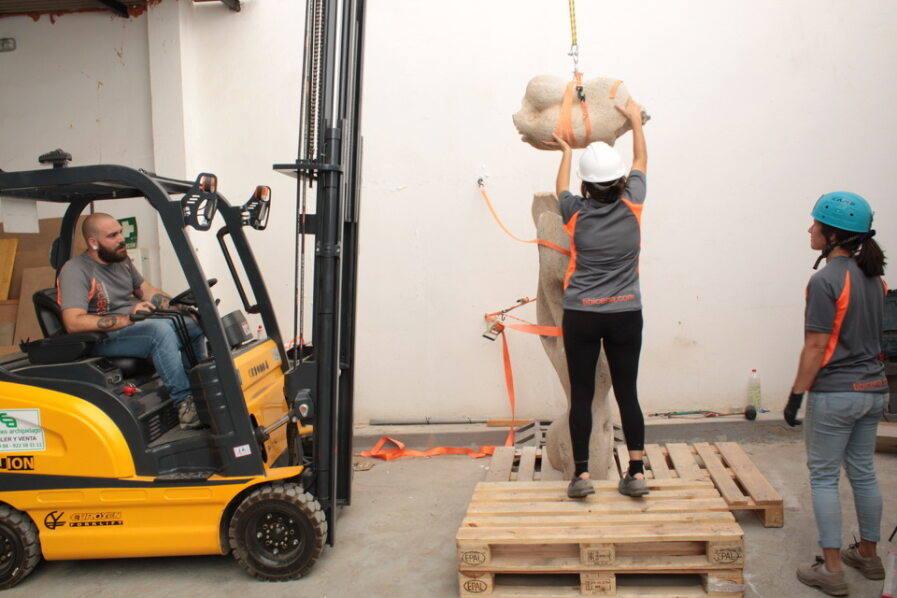 Del destrozo a la restauración: la escultura de Plácido Fleitas vuelve a Telde