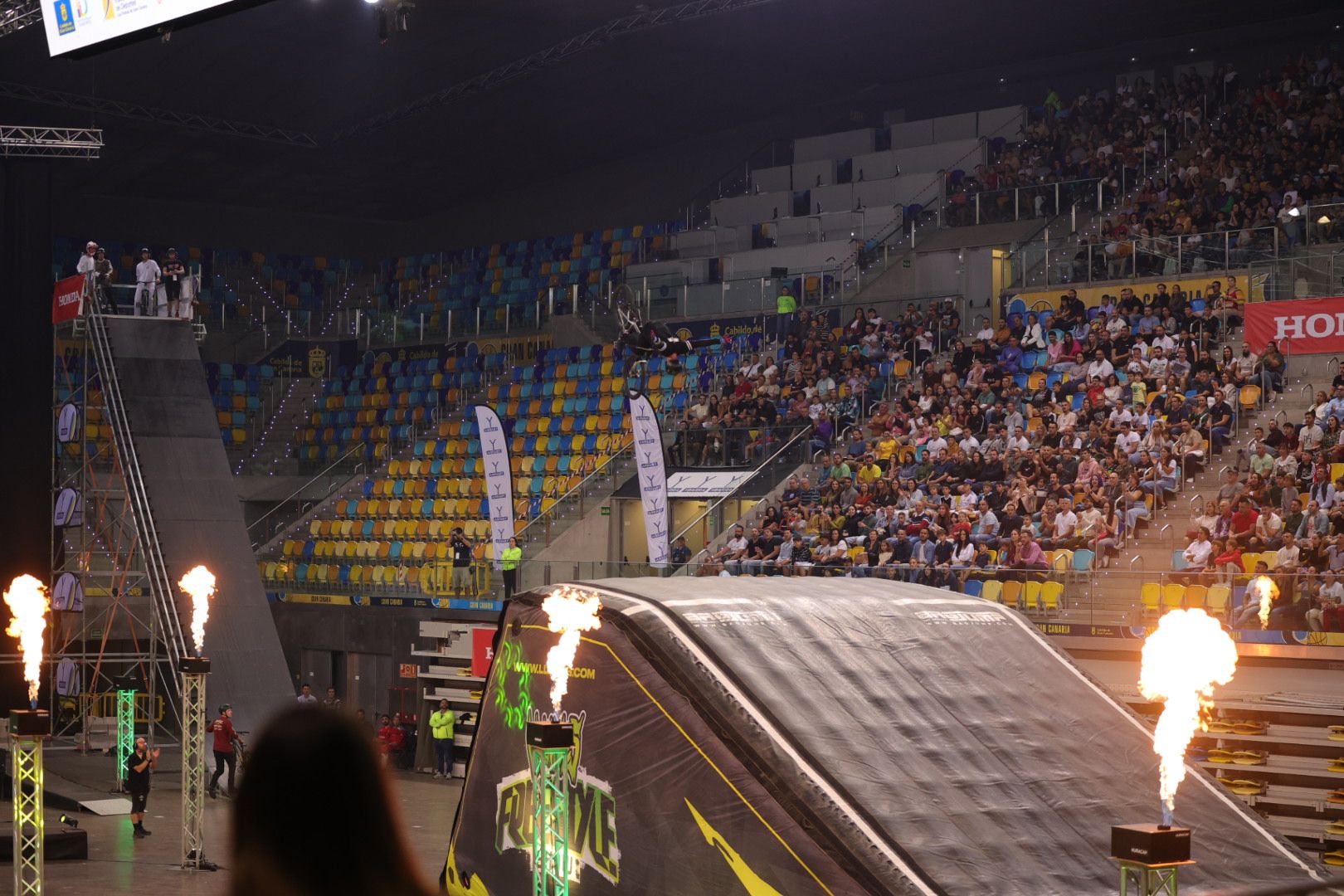 Las maniobras imposibles del Lleides Freestyle Show triunfan en Gran Canaria