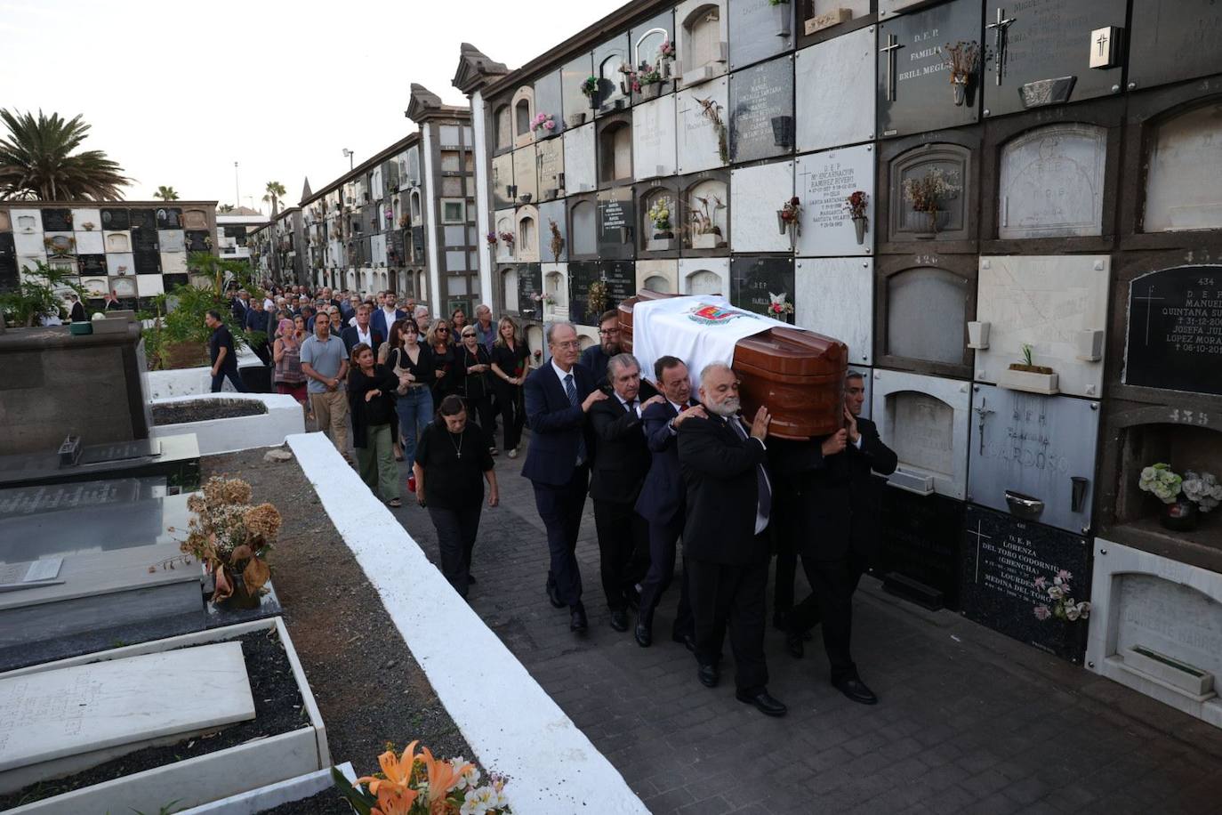 Último adiós a Jerónimo Saavedra