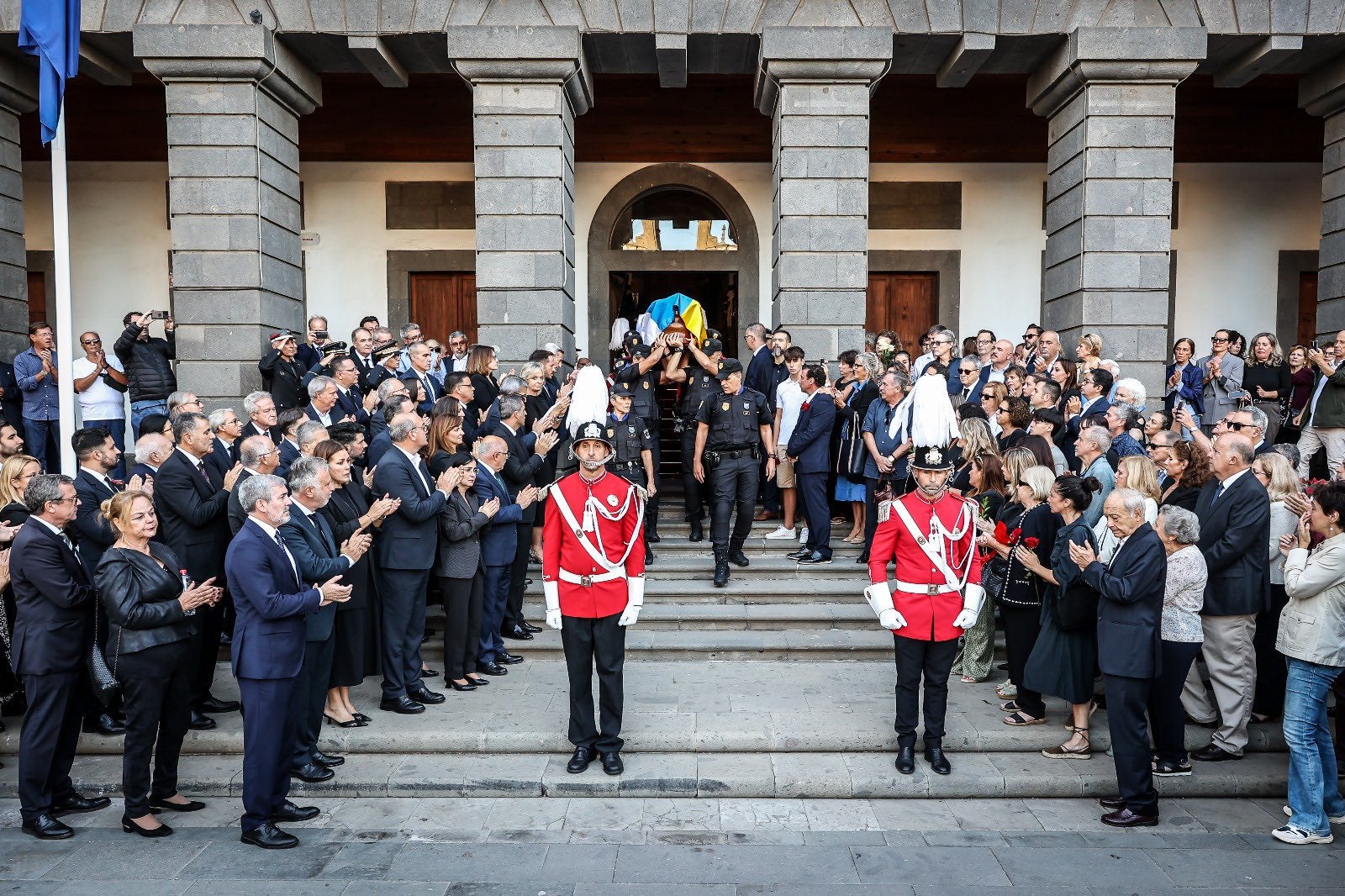 Último adiós a Jerónimo Saavedra