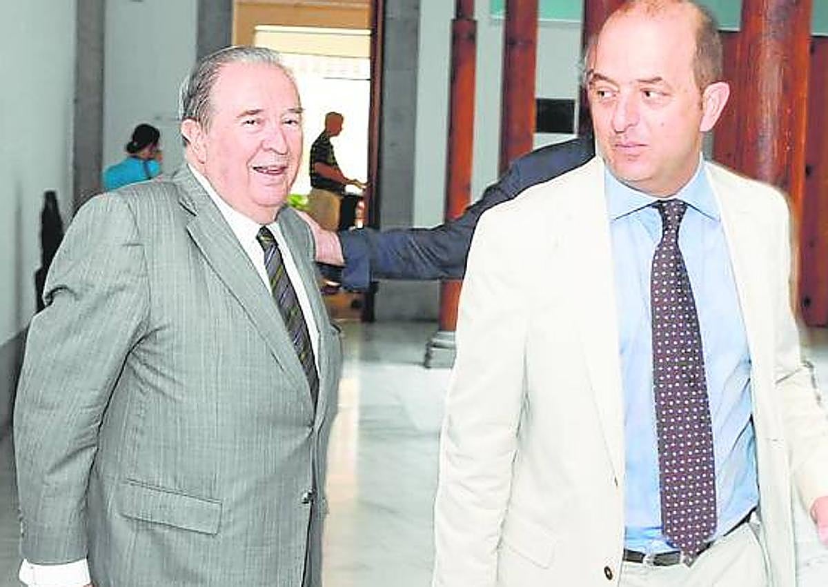 Imagen secundaria 1 - El repaso a la trayectoria vital de Jerónimo Saavedra.