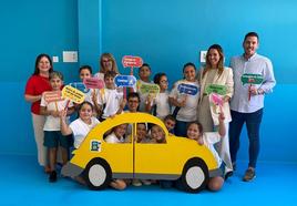 María Fernández, en la presentación de la guía escolar de transporte.