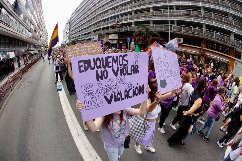 El feminismo canario se moviliza en la capital grancanaria