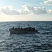 11 mujeres y un menor, entre las 51 personas rescatadas cerca de Fuerteventura