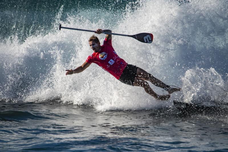 Olas, acción y paddle surf en El Lloret