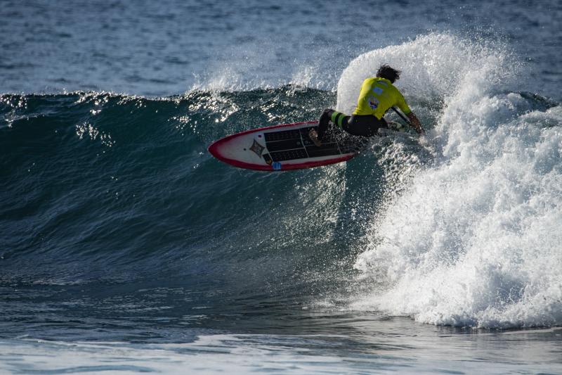Olas, acción y paddle surf en El Lloret