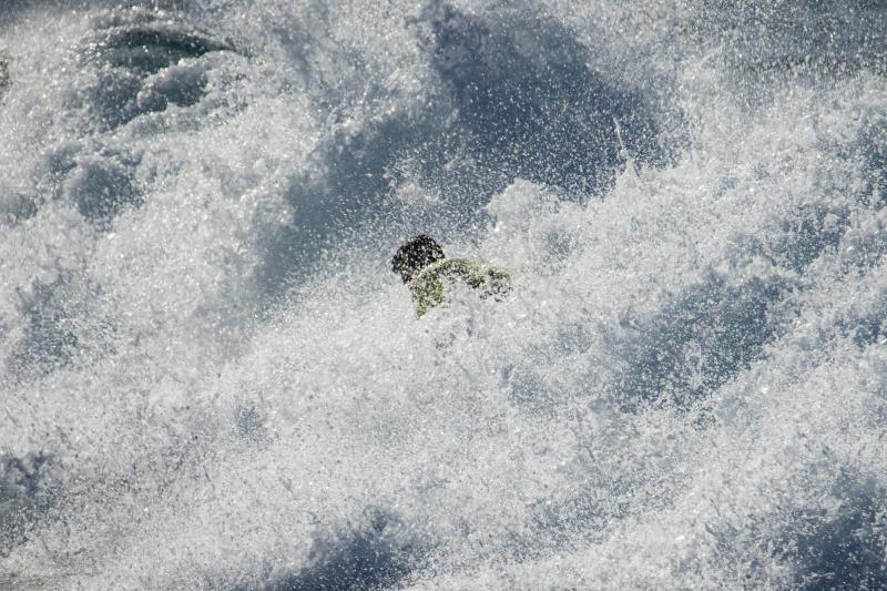 Olas, acción y paddle surf en El Lloret