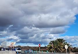 Cielos nubosos y temperaturas con pocos cambios en Canarias