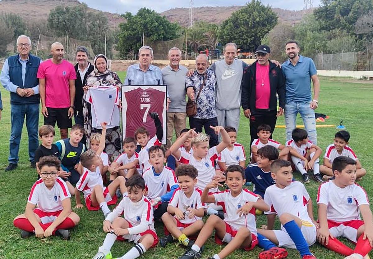 Imagen de la presentación de la escuela de fútbol Tarik Academy.
