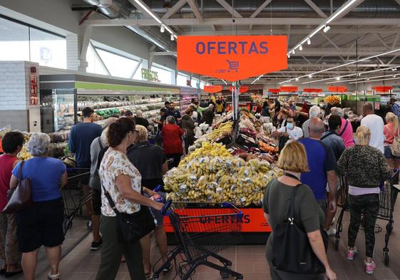 Más de la mitad de los canarios confía en el supermercado para las celebraciones navideñas