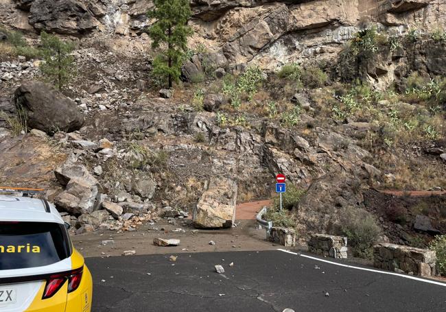 Imagen del desprendimiento en la carretera de la presa de Soria.